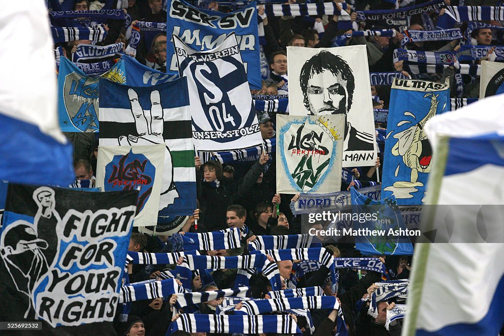 Soccer - UEFA Cup - Schalke vs. Manchester City