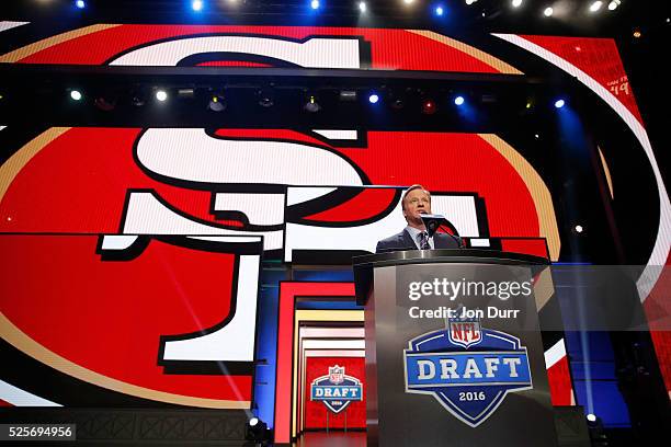 Commissioner Roger Goodell annonces DeForest Buckner of Oregon as the overall pick by the San Francisco 49ers during the first round of the 2016 NFL...