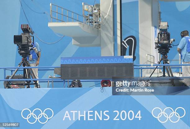 Wasserspringen: Olympische Spiele Athen 2004, Athen; Synchronspringen 10m / Frauen; Medien 16.08.04.