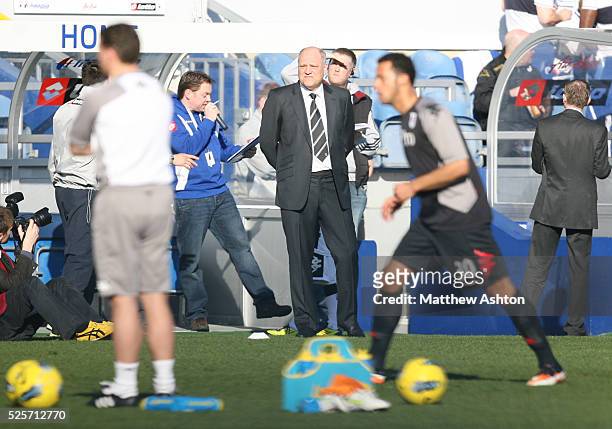 Martin Jol manager / head coach of Fulham watches his team warm up