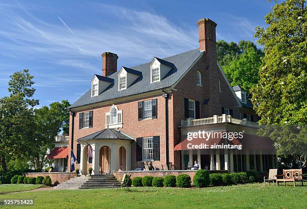 hornsby house inn in historic yorktown of virginia - yorktown stockfoto's en -beelden