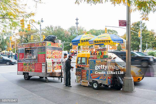 ファーストフードスタンドでニューヨーク - hot dog stand ストックフォトと画像