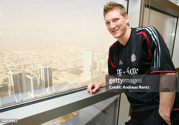 Fussball: 1. Bundesliga 04/05, Dubai; FC Bayern Muenchen / Trainingslager / Training; Bastian SCHWEINSTEIGER 08.01.05.