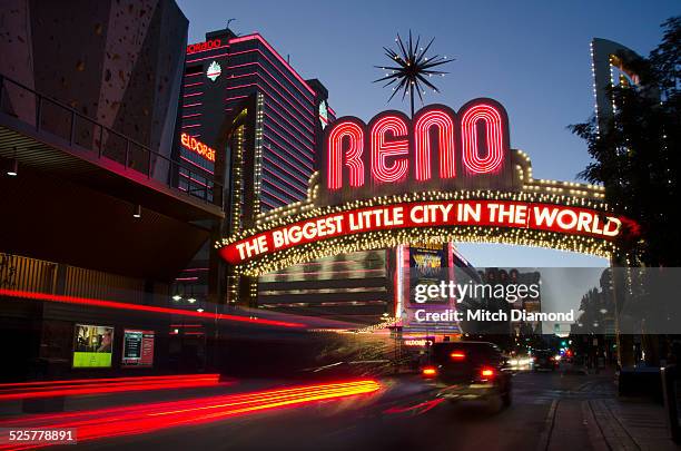 welcome to reno - reno nevada fotografías e imágenes de stock