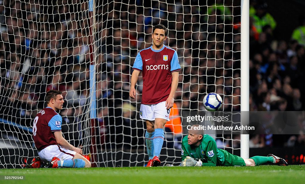 Soccer - Barclays Premier League - Aston Villa vs. Everton