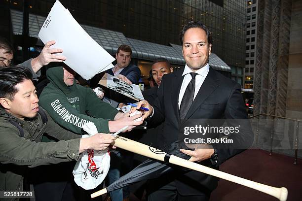 Hall of Famer Mike Piazza signs autographs outside The National Italian American Foundation 2016 New York Gala at Cipriani 42nd Street on April 28,...