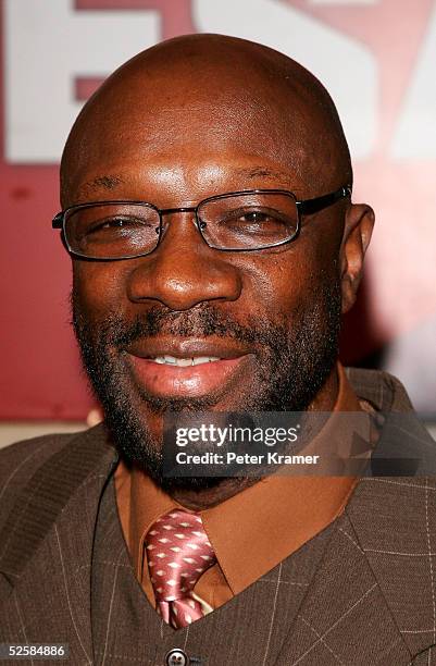 Actor Isaac Hayes attends the opening night of the Broadway play "Julius Caesar" on April 3, 2005 in New York City.