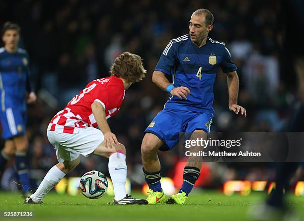 Pablo Zabaleta of Argentina in action against Croatia