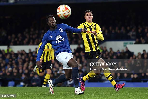 Romelu Lukaku of Everton and Milan Vilotic of Young Boys