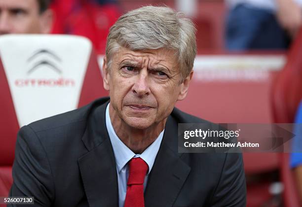 Arsene Wenger manager / head coach of Arsenal