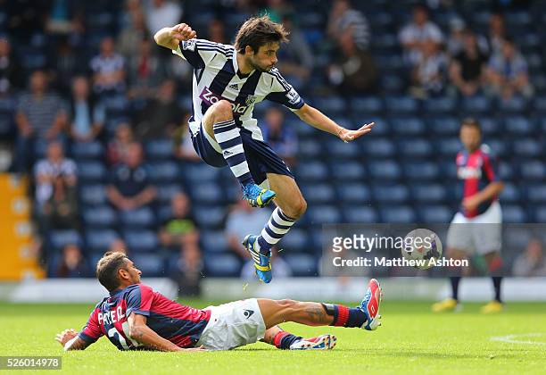 Michele Pazienza of Bologna and Claudio Yacob of West Bromwich Albion