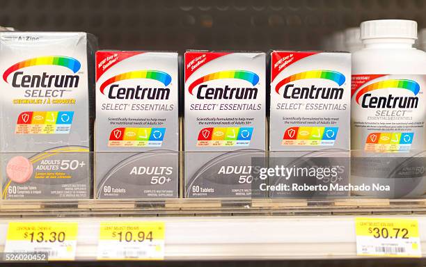 Centrum Types Multivitamin Bottle Photos and Premium High Res Pictures - Getty Images