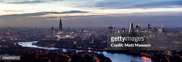 panorama looking west over the city of london england uk - london dusk stock pictures, royalty-free photos & images