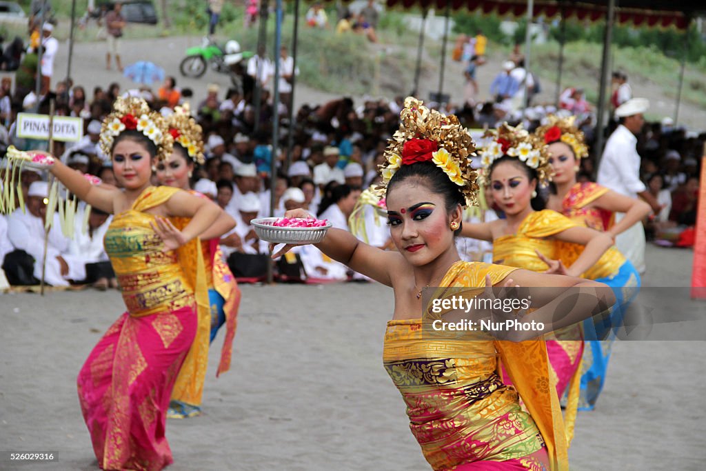 Melasti Ceremony Hindus Indonesia