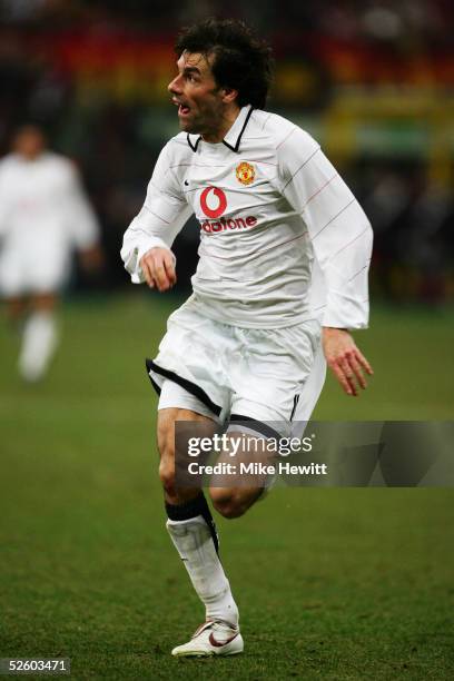 Ruud van Nistelrooy of Manchester United in action during the UEFA Champions League match between AC Milan and Manchester United on March 8, 2005 at...