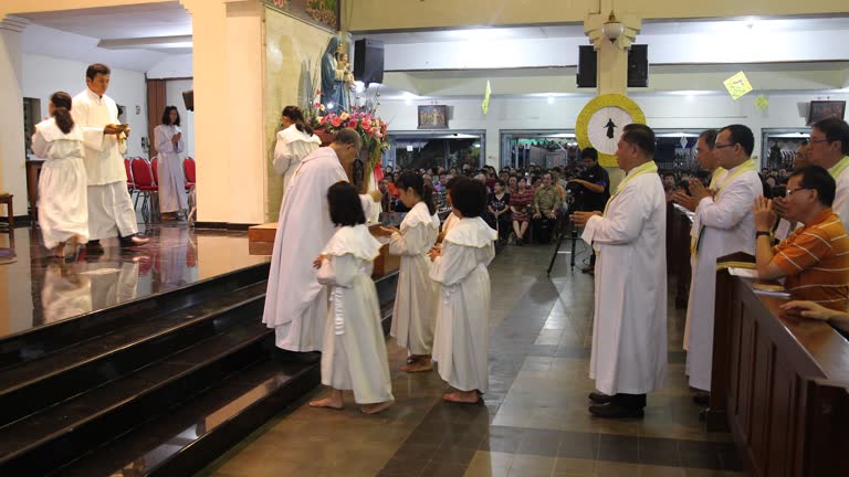 Eastern Rite Communion 104 Altar Communion Stock Videos, Footage, & 4K Video Clips - Getty Images