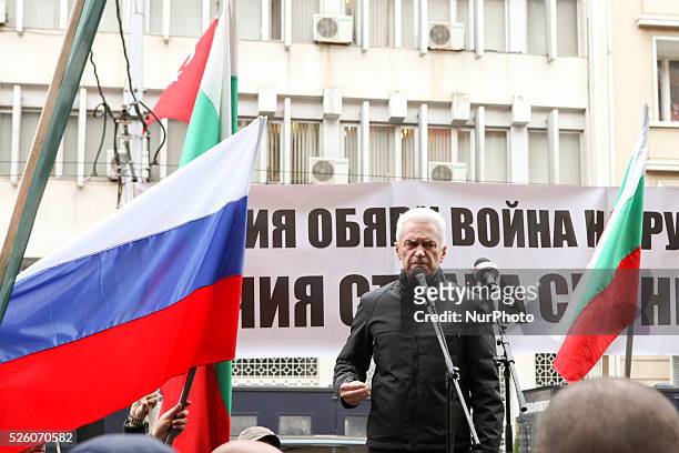 Leader of Bulgarian ultra-nationalist party ATAKA, Volen Siderov gives a speach in front of Turkish embassy in Sofia, Bulgaria on 26 November, 2016....