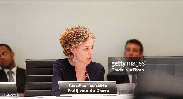 On 8th July 2015 the city council of The Hague came together to discuss and question mayor Jozias van Aartsen's letter written in response to the...