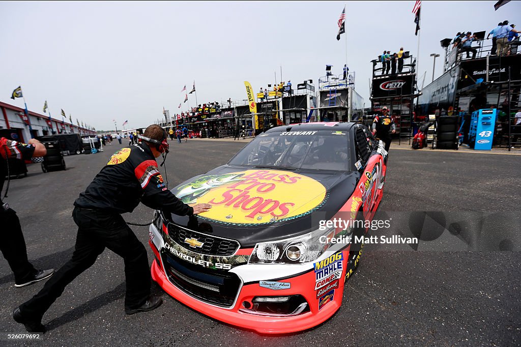 NASCAR Sprint Cup Series GEICO 500 - Practice