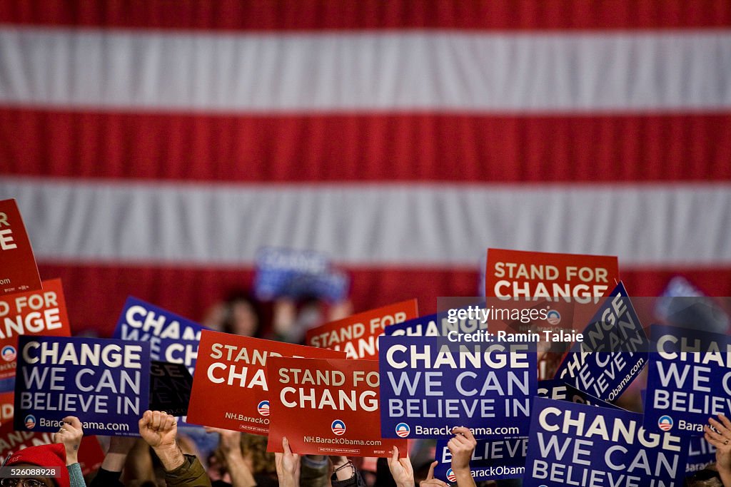 USA - 2008 Elections - New Hampshire Primary - Senator Obama at Rally