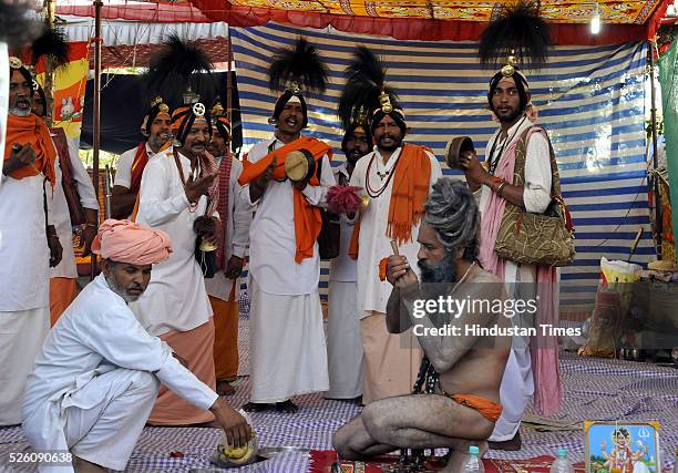 Pakde Ritual Padal Photos and Premium High Res Pictures - Getty Images