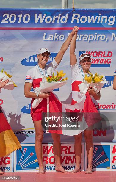 Jen Thomson Rowing Double Bicep Photos and Premium High Res Pictures - Getty Images