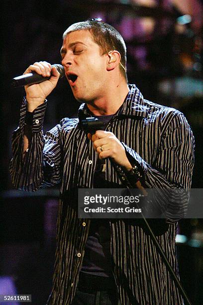 Rob Thomas performs onstage during rehearsals for the VH1 Save The Music Foundation benefit concert at the Beacon Theater April 10, 2005 in New York...