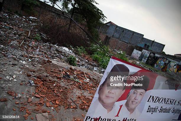 Prabowo-Hatta poster campaign. Although gain controversi from their musician supporter, Ahmad Dhani who posting video of Queen Music and using Dress...
