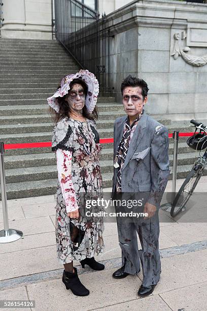 zombie walk vancouver bc canada parade with zombies september 2015 - cosplay stockfoto's en -beelden