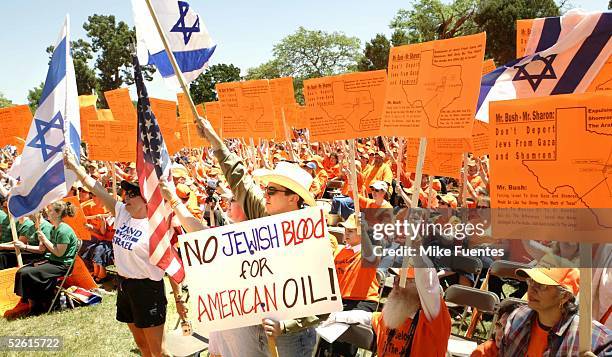 The Yedidim of Israel, an alliance of Christian and Jewish people from all over America, held a peaceful protest near U.S. President Bush?s ranch,...