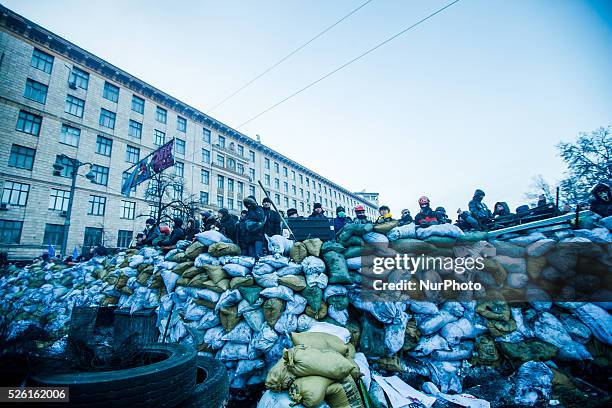 Protests continue in Kiev while the government and opposition discuss the conditions for grant amnesty to prisoners of clashes in recent months....