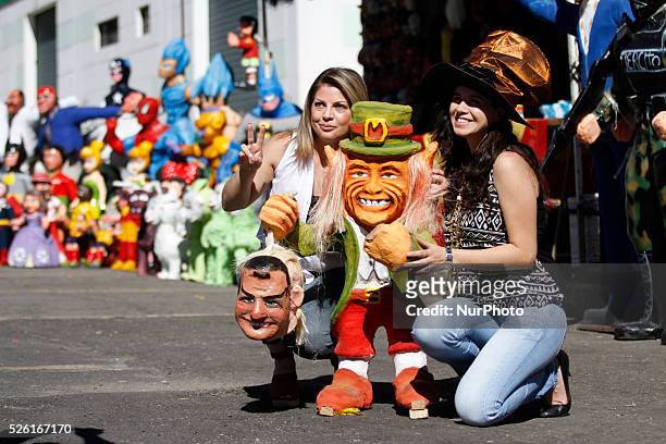 One of the traditions to dismiss the year, is the festival of old age on avenue Amazonas in Quito, the National Union of Workers, artisans, cultural...