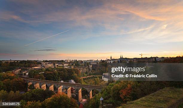 luxembourg skyline at sunset - kirchberg luxemburg bildbanksfoton och bilder