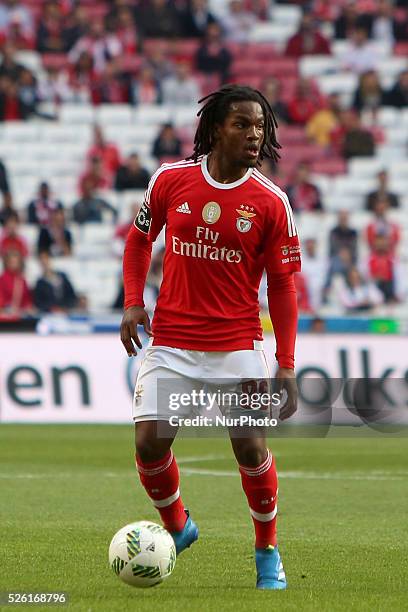 Benfica's midfielder Renato Sanches in action during the Portuguese League football match SL Benfica vs Vitoria Guimaraes SC at Luz stadium in Lisbon...