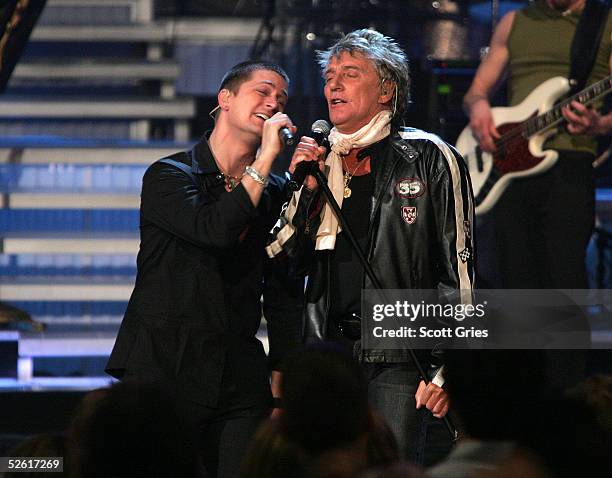 Singers Rob Thomas and Rod Stewart perform at "Save The Music: A Concert To Benefit The VH1 Save The Music Foundation" at the Beacon Theater April...