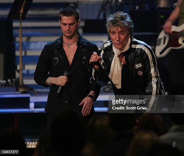 Singers Rob Thomas and Rod Stewart perform at "Save The Music: A Concert To Benefit The VH1 Save The Music Foundation" at the Beacon Theater April...