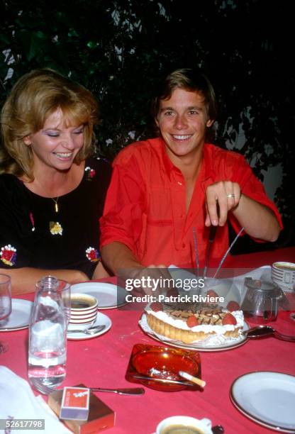 American actor Christopher Atkins celebrates his 25th birthday with friend and actress Abigail in February 1986 in Sydney, Australia.