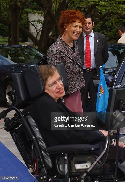 Spanish Royals Crown Prince Felipe and Princess Letizia attend a meeting with Stephen Hawking at Villa Magdalena on April 12, 2005 in Oviedo...