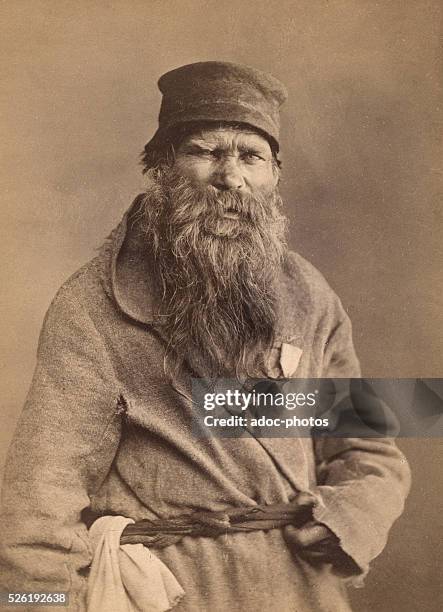 Computer Peasant 398 Peasant Type Stock Photos, High-Res Pictures, and Images - Getty Images