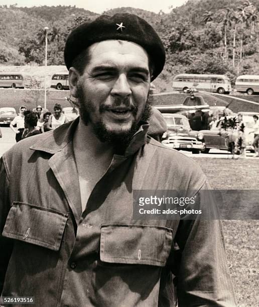 Ernesto Che Guevara , Cuban revolutionary of Argentine origin born in Rosario . In Soroa in the Pinar del Rio Province . In 1961.