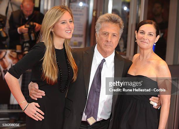 Dustin Hoffman, daughter Alexandra and wife Lisa attend the premiere of "Last Chance Harvey" at Odeon West End, Leicester Square.