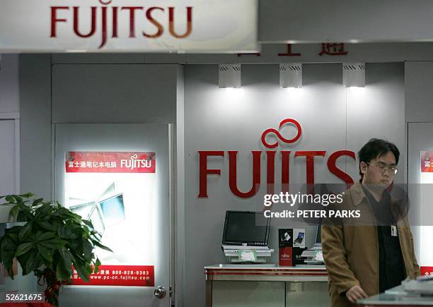 Computer Weekly Fujitsu 11,976 Fujitsu Photos & High Res Pictures - Getty Images