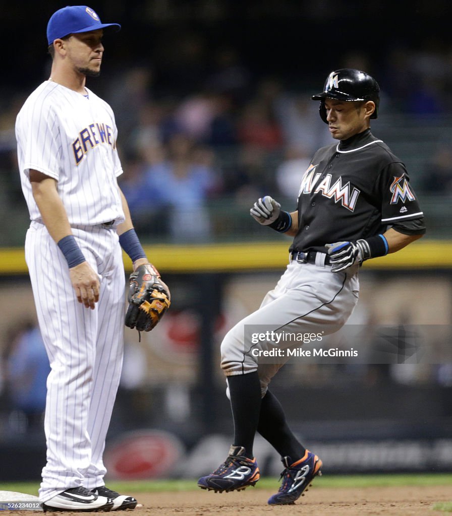 Miami Marlins v Milwaukee Brewers