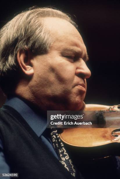 Russian violinist David Fyodorovich Oistrakh , circa 1972.