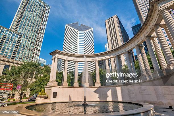 millennium park near michigan avenue in  chicago - millennium park chicago stock pictures, royalty-free photos & images