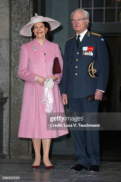 Queen Silvia of Sweden and King Carl Gustaf of Sweden arrive at the Royal Palace to attend Te Deum Thanksgiving Service to celebrate the 70th...