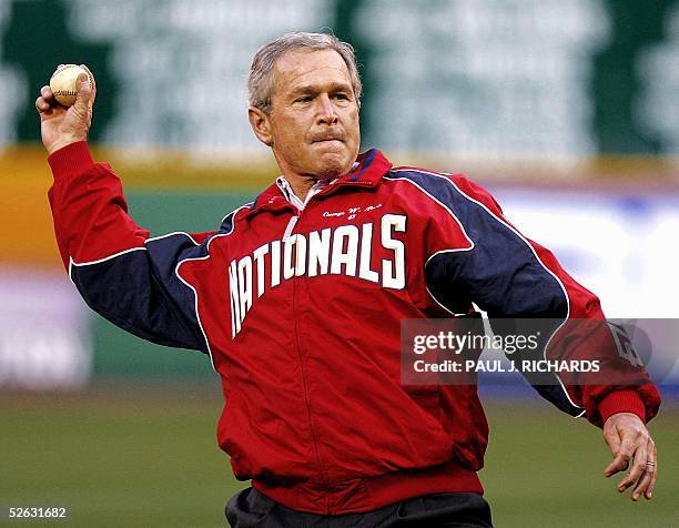 Bush Baseball 18 President Bush Throws First Pitch In Season Opener Stock Photos ...