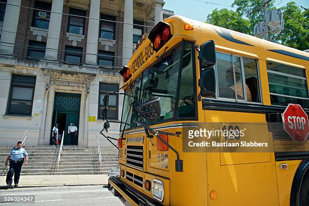 final last day of school at germantown high school - last day of school stock pictures, royalty-free photos & images