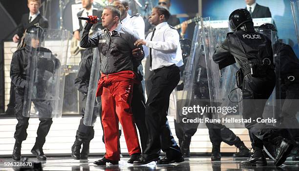 Plan B O2 263 Plan B Perform At O2 Arena In London Stock Photos, High-Res ...