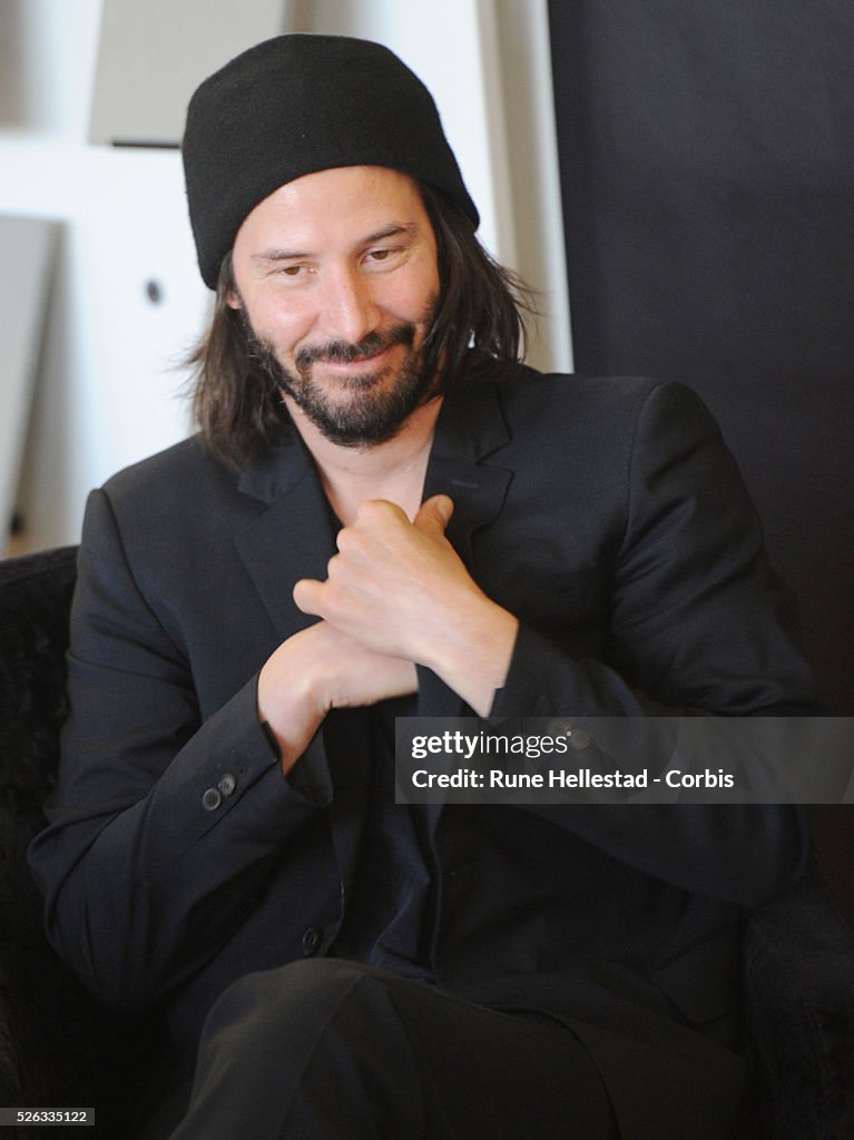 UK- Keanu Reeves book signing in London